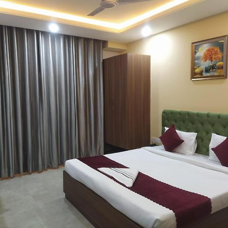 Limewood Stay - Near Golf Course Road غورغاون المظهر الخارجي الصورة